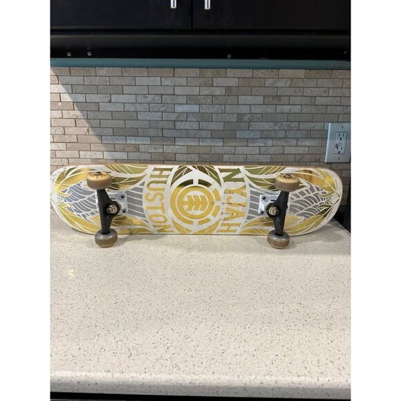 ELEMENT "FEATHER" NYJAH HUSTON DECK with truck and wheels - Picture 1 of 7